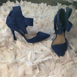 Cobalt blue bow close toed heels